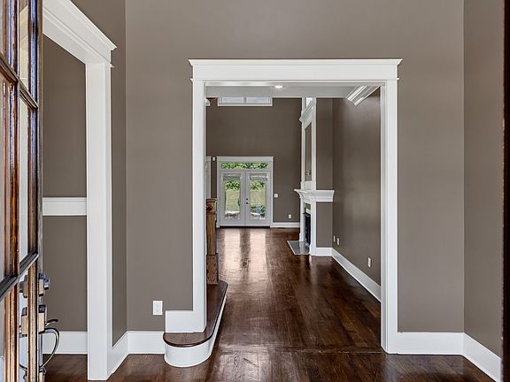 5th image of 3699 Sweethome Rd