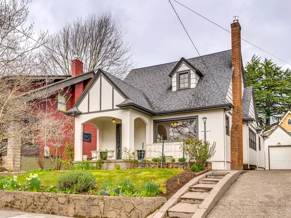 522 NE Royal Ct, Portland, OR 97232