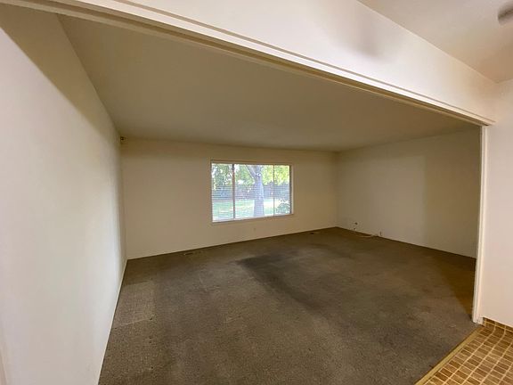5th image of 647 W Escalon Ave