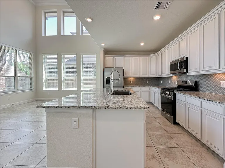 6710 Gallinas Way — Photo 6