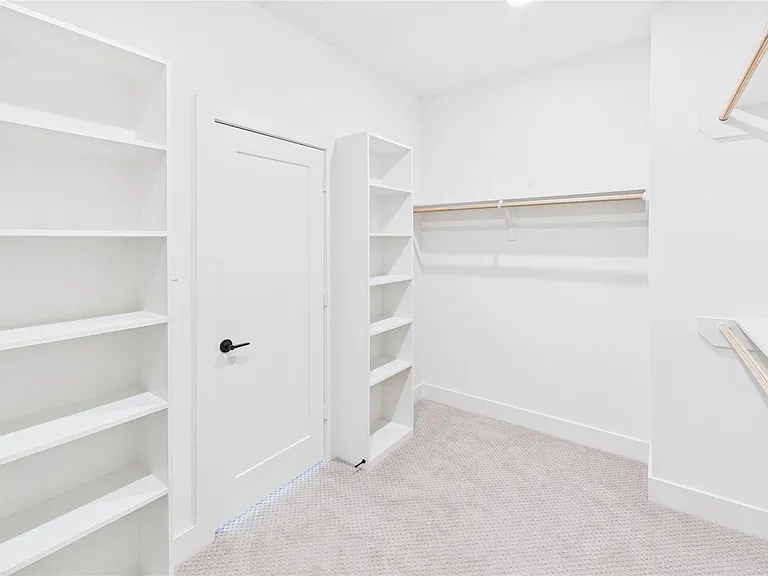 9609 Valeca Dr — Photo 20