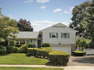296 Brompton Rd S, Garden City, NY 11530