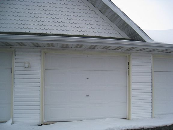 3rd image of 4578 Eames Farm Ln Unit 2Q