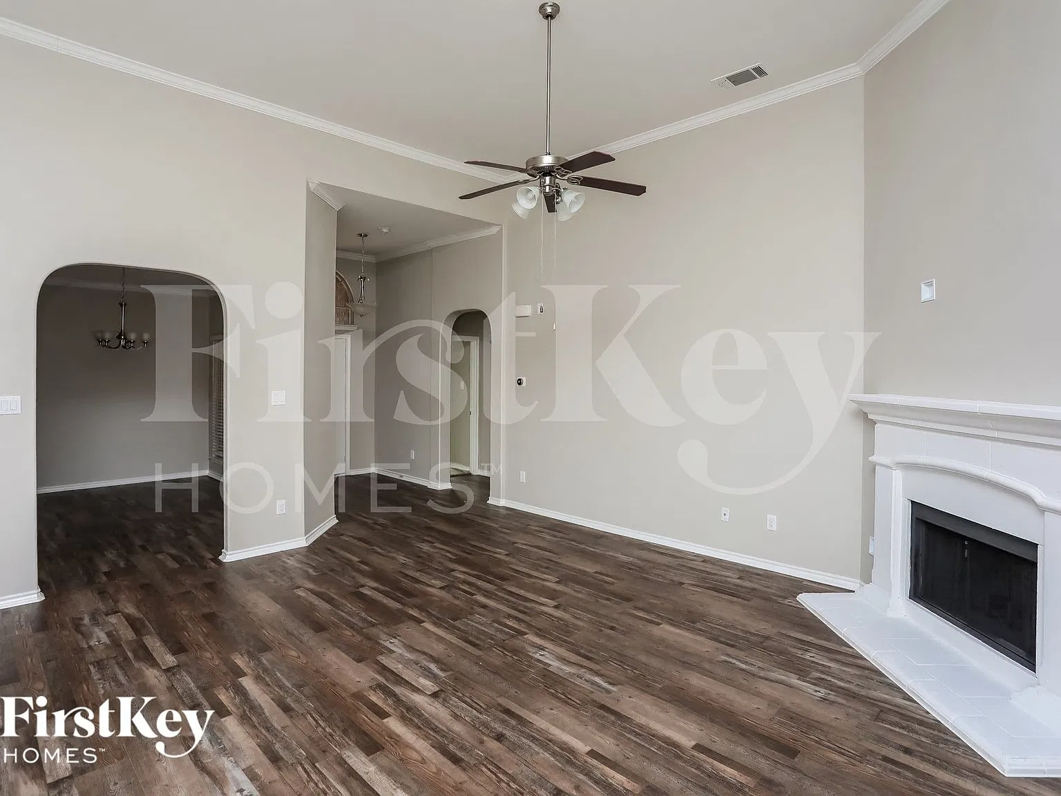 3 bed, 2.0 bath, 1776 sqft, $2,310 — Photo 3