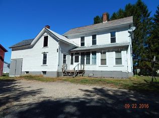 34 Moore St, Erving, MA 01344