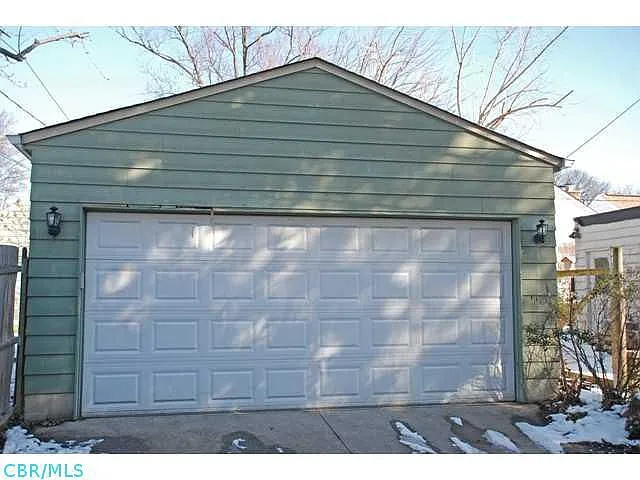 437 E Como Ave photo 1