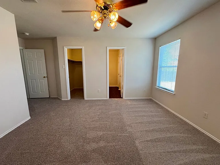 113 Salado Dr — Photo 16