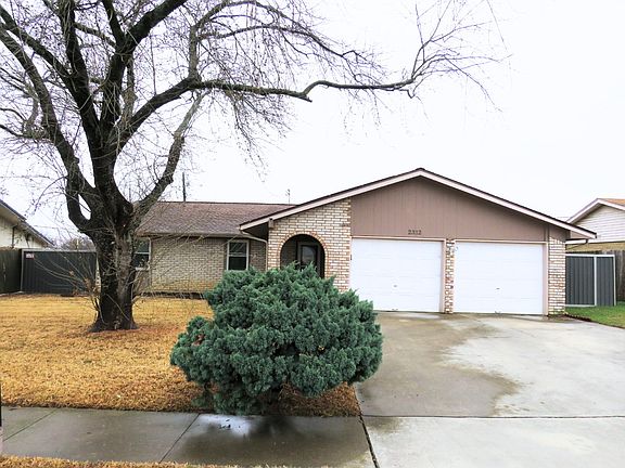 2nd image of 2312 Doris Dr