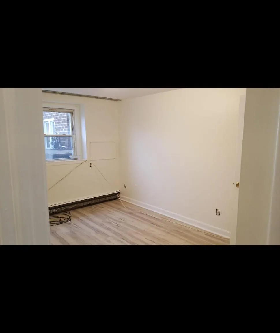11 Woodbine St — Photo 1