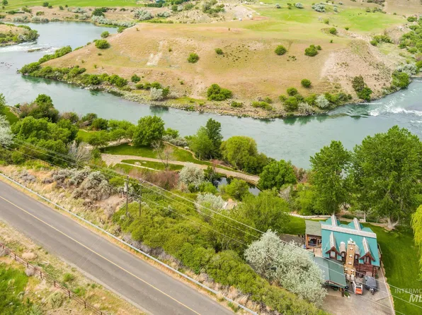 863 Pottery Rd, Bliss, ID 83314