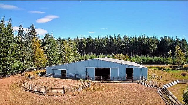 12,000sqft horse barn/arena