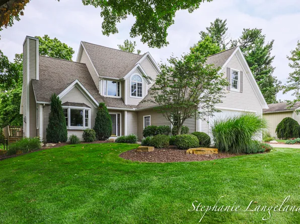 5797 Beaver Creek Dr, Coopersville, MI 49404