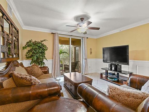 3rd image of 6450 Emerald Dunes Dr APT 304