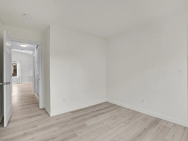 8065 Eagleview Dr — Photo 20