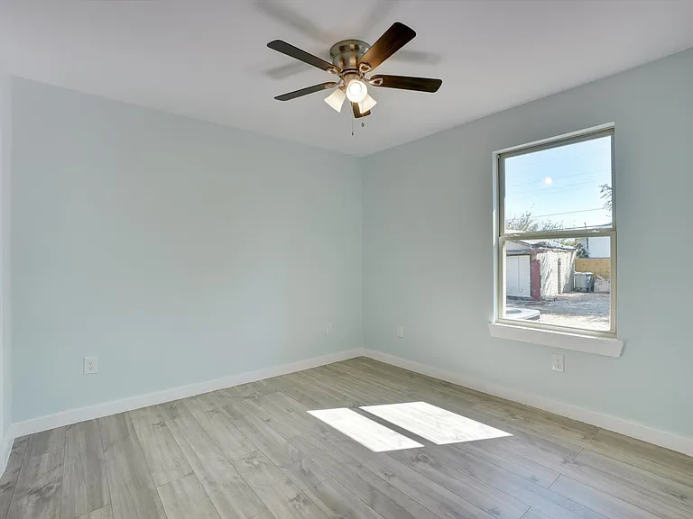 1032 Hoke Smith Dr — Photo 13