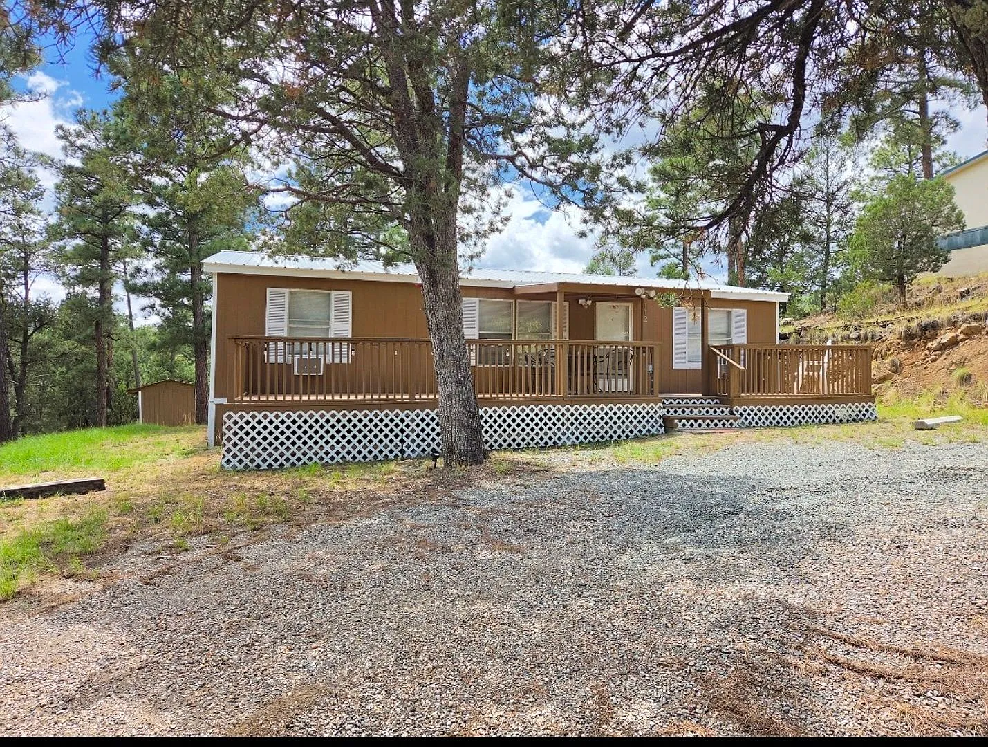 Move In Special!! Furnished Three Bedroom Single Level Home — Photo 1