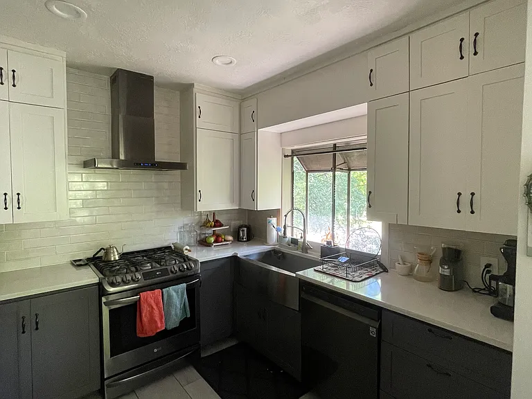 1328 E Stratford Ave — Photo 12