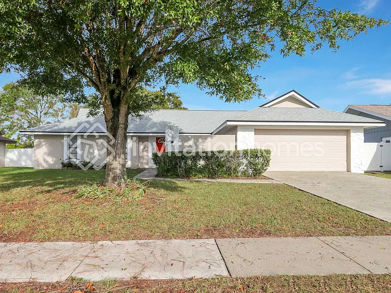 933 Hillrise Dr — Photo 1