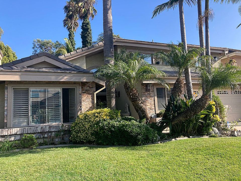 2nd image of 15981 Avenida Calma