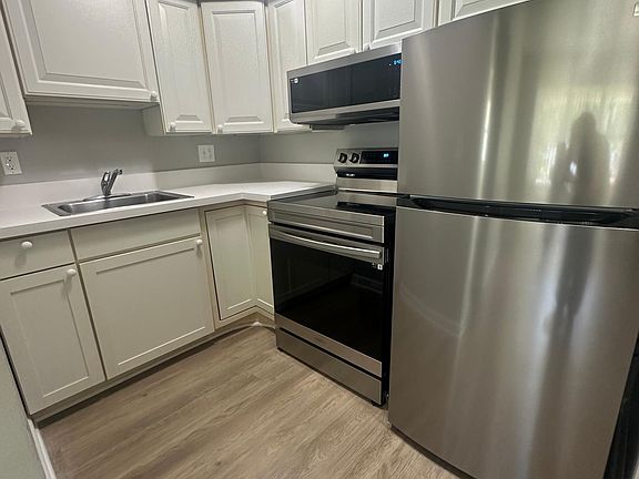 4th image of 2834 Coolidge Hwy #1