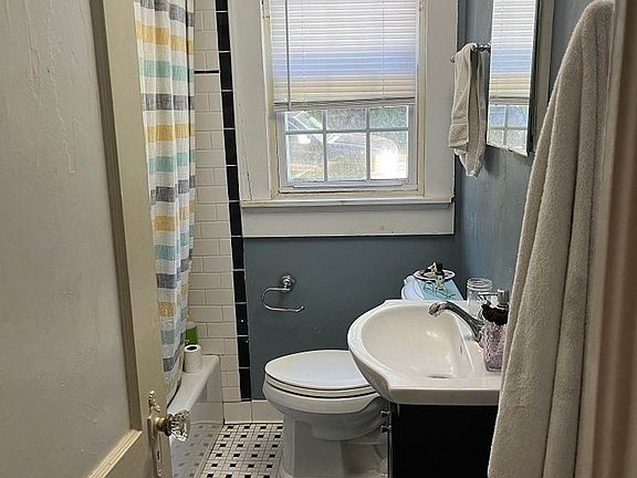 4th image of 557 Beverly Ct APT 3