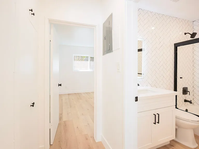 748 N Hudson LLC — Photo 11