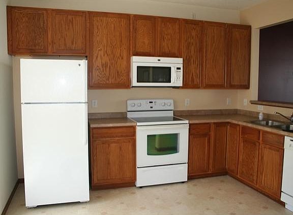2nd image of 7767 Elm Grove Ct