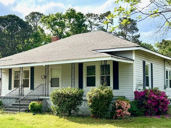 1615 1st St, Newberry, SC 29108