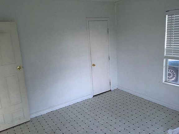 2nd image of 1607 W Washington Ave
