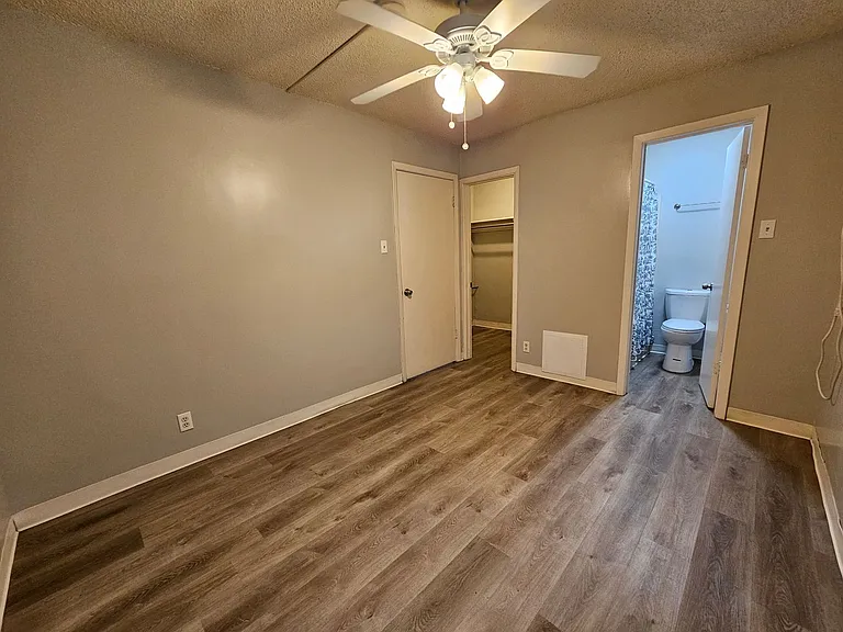 Patriot Apartments — Photo 23