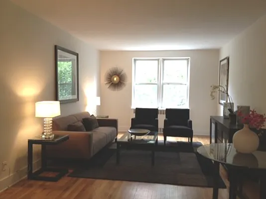 Rented by Metropolitan Equities | media 20