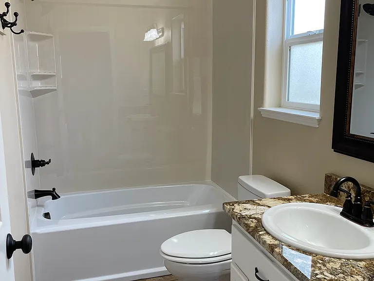 1255 SE Krystin Pl — Photo 4