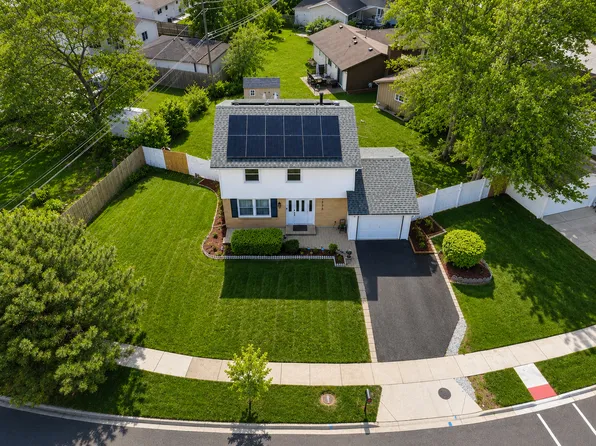 1738 Newport St, Glendale Heights, IL 60139