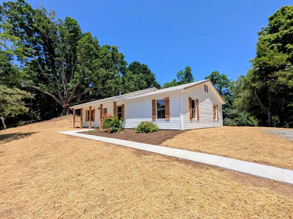 8926 Valley Dr SE, Copper Hill, VA 24079