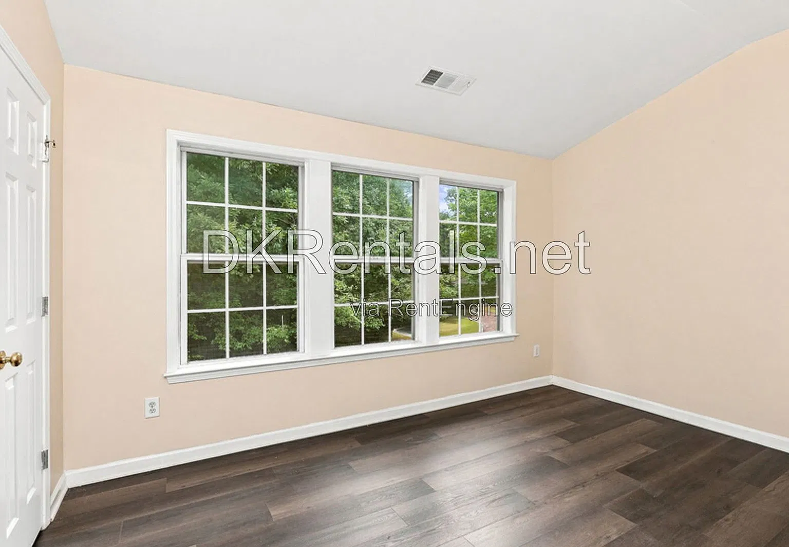2 bed, 3.0 bath, $1,825 — Photo 3