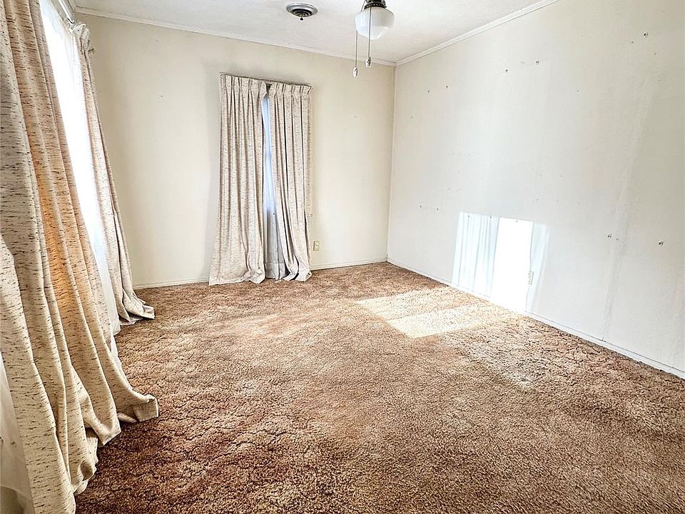 2nd image of 3612 Patricia Dr NW