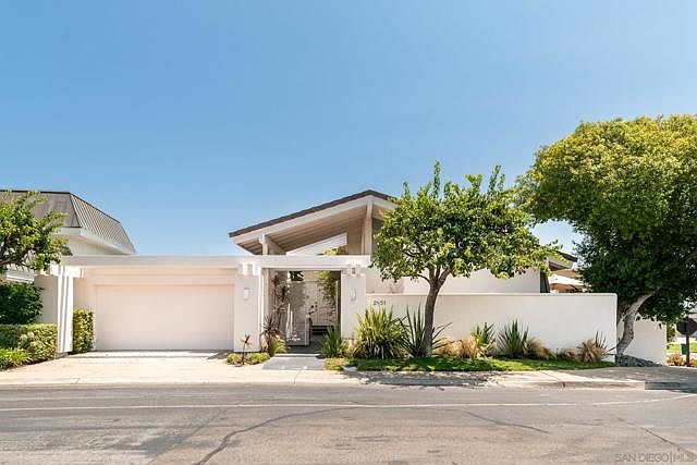 1st image of 2851 Caminito Merion
