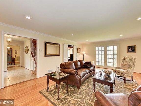 5th image of 8036 Cindy Ln