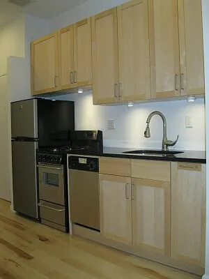 Rented by Tower Brokerage | media 14