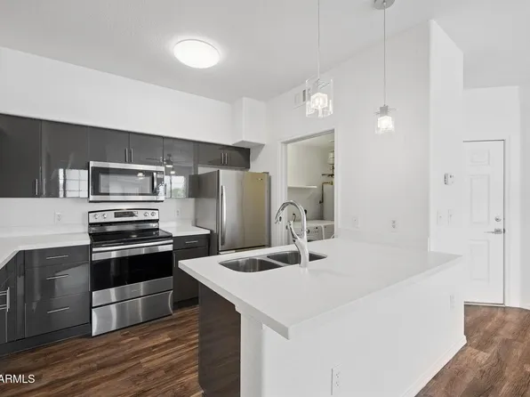 5302 E VAN BUREN Street #2020, Phoenix, AZ 85008