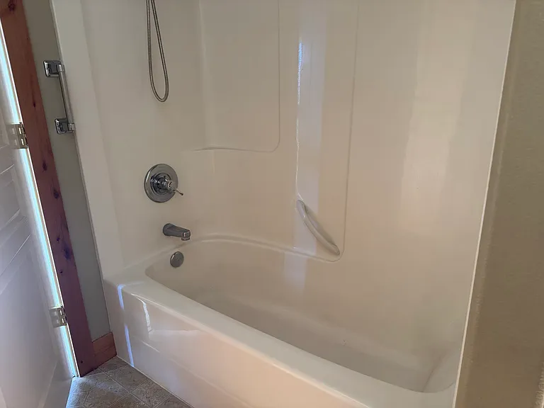 555 SW Fairway Ct — Photo 5