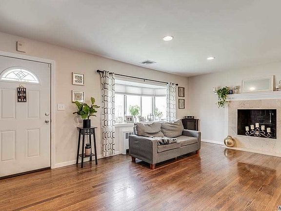 3rd image of 250 N 7th St