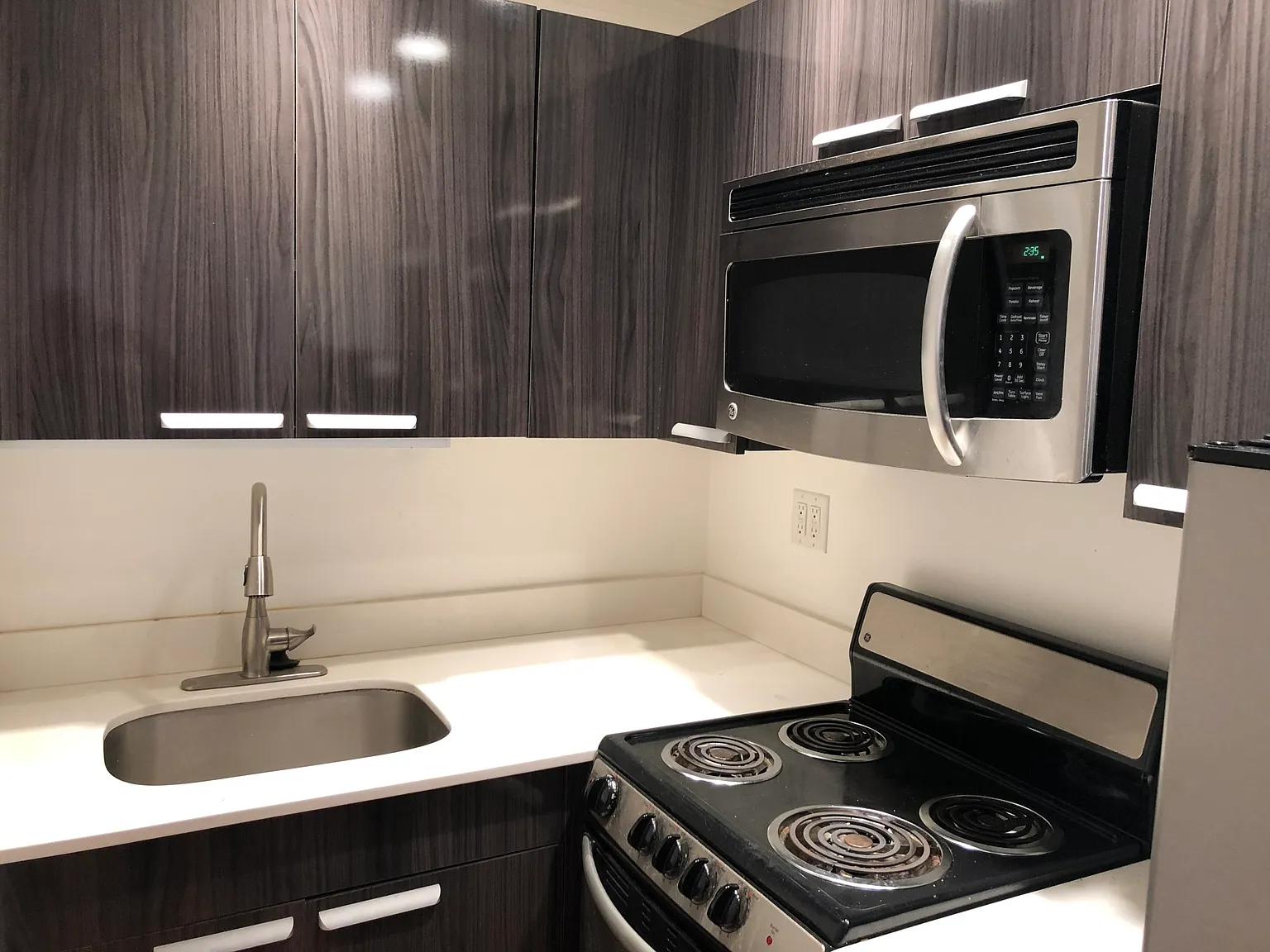 Studio, 9999 sqft, $2,100 — Photo 1