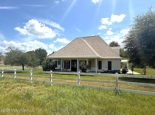 1072 Country Club Rd, McComb, MS 39648