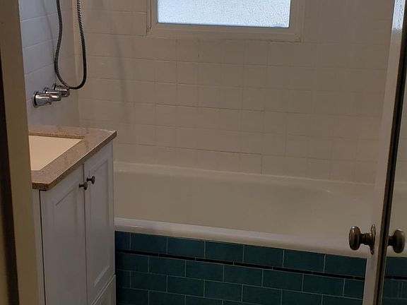 5th image of 60 Argonne Ave #9