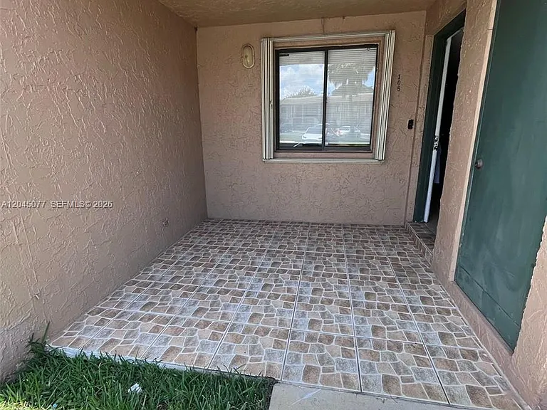 197 Lakeview Dr #105 — Photo 8