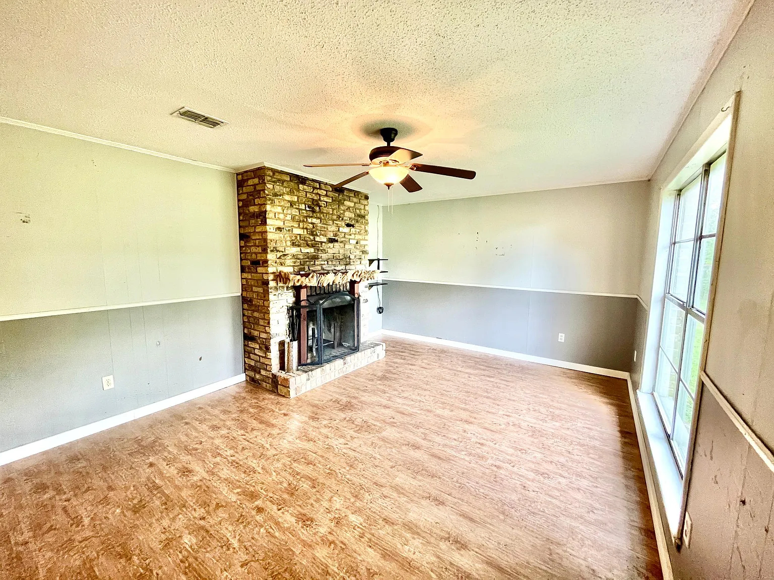 3 bed, 1930 sqft, $1,400 — Photo 4