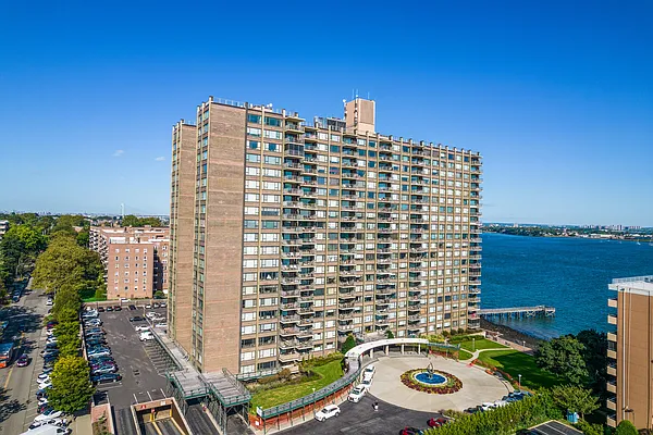 Sold by Lovett Realty, Inc. | media 15