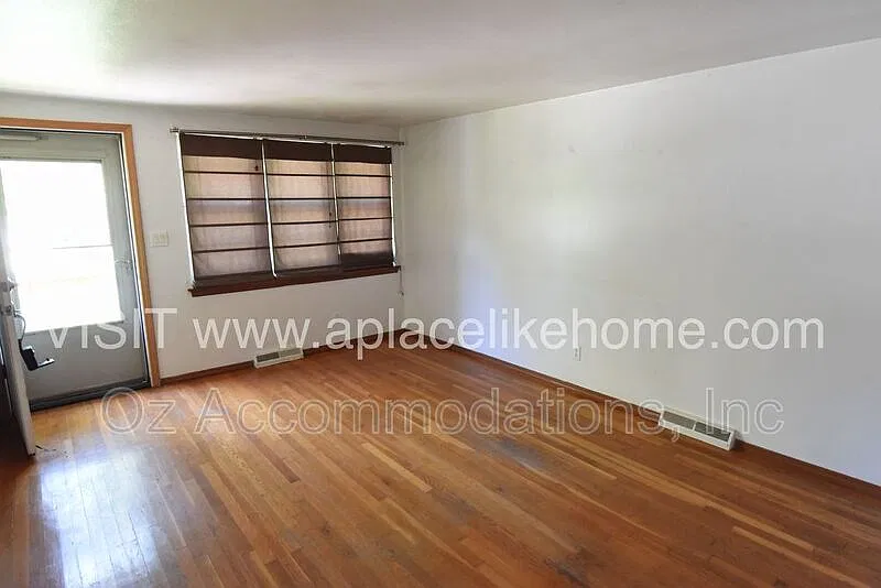 2 bed, 1.0 bath, 1000 sqft, $1,295 — Photo 4