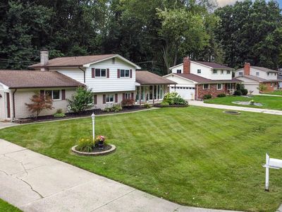 7112 Chatsworth Dr, Shelby Township, MI, 48316